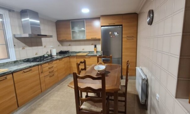 Återförsäljning - Radhus -
Monóvar