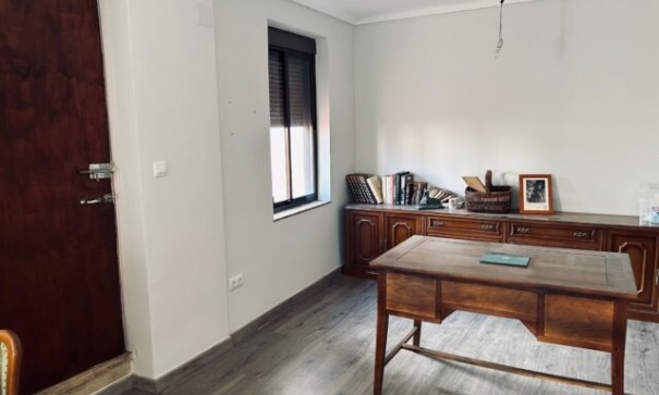 Återförsäljning - Radhus -
Monóvar