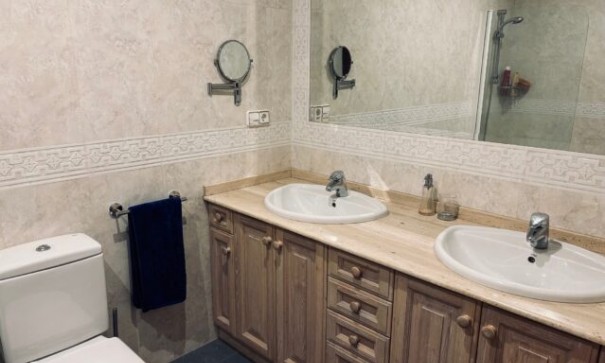 Återförsäljning - Radhus -
Monóvar