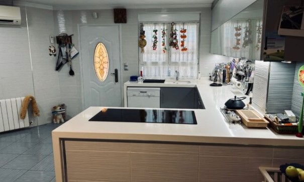 Sprzedaż - Willa wolnostojąca -
Elche