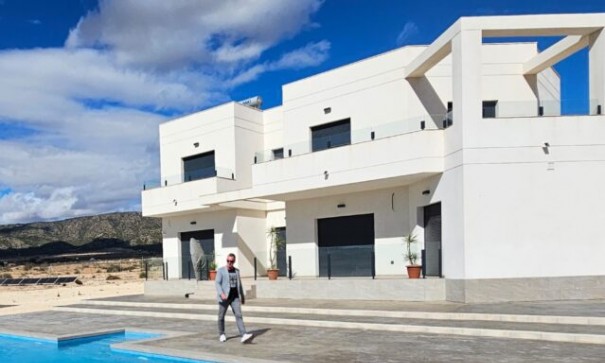 Herverkoop - Vrijstaande Villa -
Pinoso