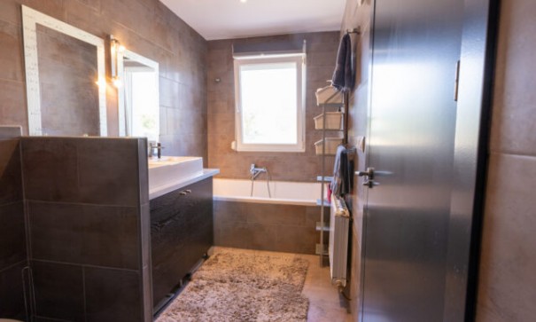 Venta - Chalet Independiente -
Biar