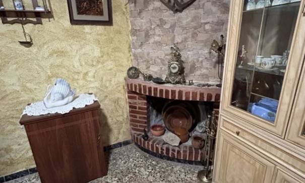 Resale - Freistehende Villa -
Hondón de las Nieves