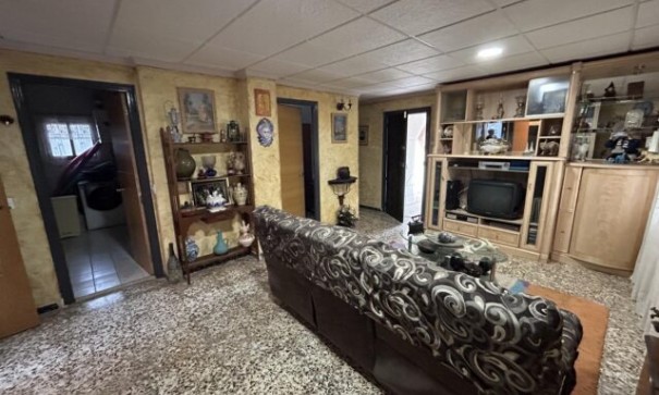 Resale - Freistehende Villa -
Hondón de las Nieves