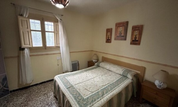 Resale - Freistehende Villa -
Hondón de las Nieves