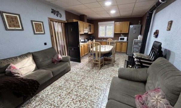 Resale - Freistehende Villa -
Hondón de las Nieves