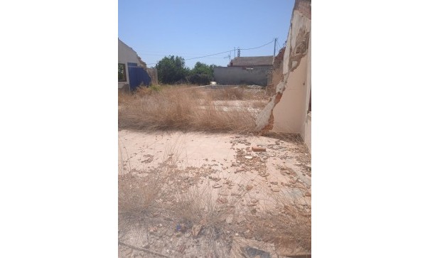 Återförsäljning - Vomt Mark -
Catral