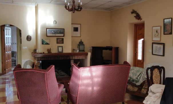 Återförsäljning - Finca lantlig egendom -
Orihuela