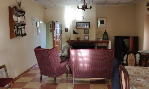 Återförsäljning - Finca lantlig egendom -
Orihuela