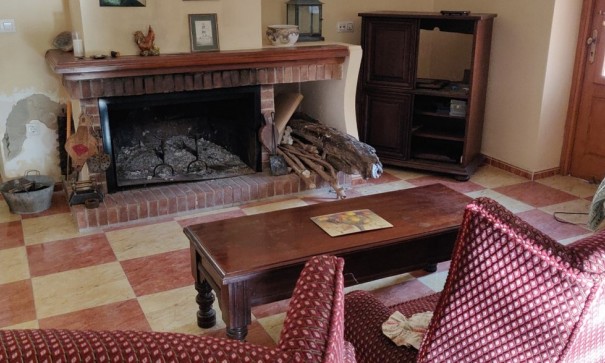 Återförsäljning - Finca lantlig egendom -
Orihuela