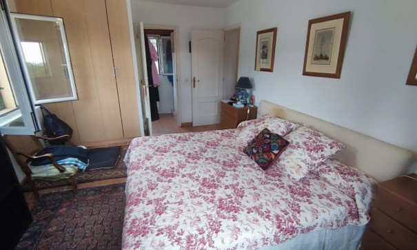 Videresalg - Finca landejendom -
Tibi