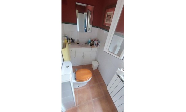 Videresalg - Finca landejendom -
Tibi