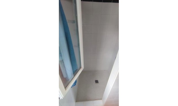 Videresalg - Finca landejendom -
Tibi