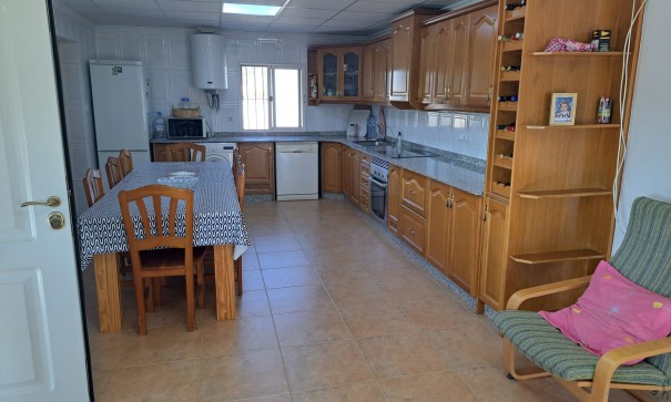 Herverkoop - Finca Landelijk pand -
Crevillente