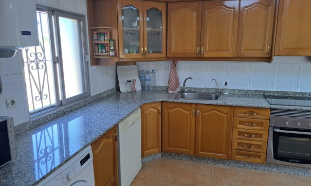 Herverkoop - Finca Landelijk pand -
Crevillente