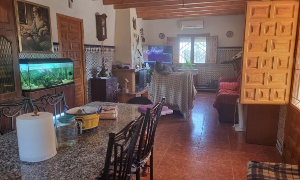 Herverkoop - Finca Landelijk pand -
Hondón de las Nieves