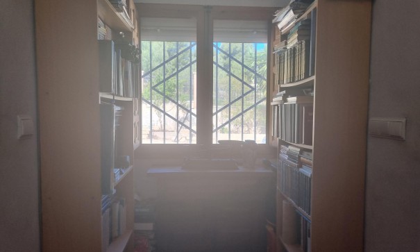 Herverkoop - Finca Landelijk pand -
Hondón de las Nieves