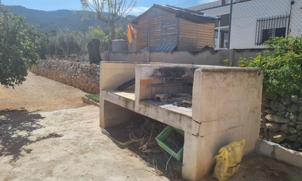 Herverkoop - Finca Landelijk pand -
Hondón de las Nieves