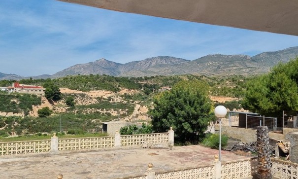 Herverkoop - Finca Landelijk pand -
Crevillente