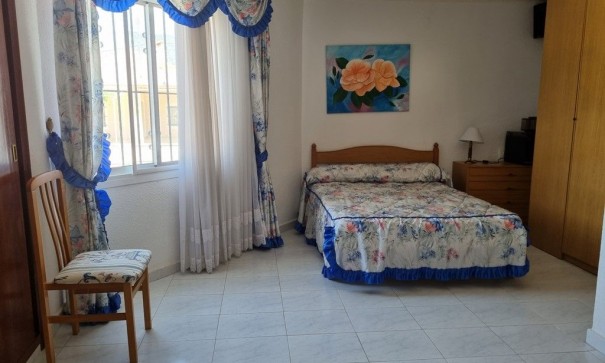 Herverkoop - Finca Landelijk pand -
Crevillente