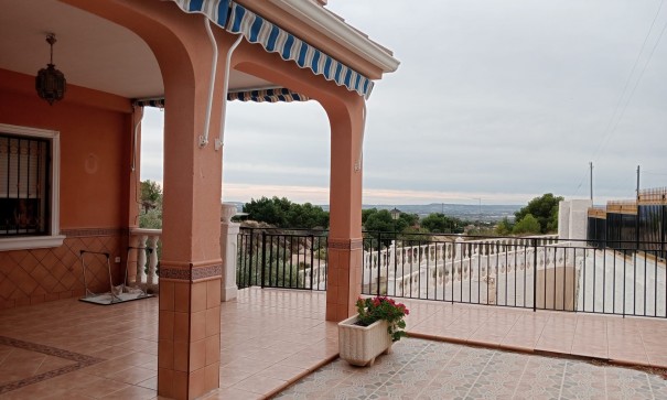 Herverkoop - Finca Landelijk pand -
Crevillente