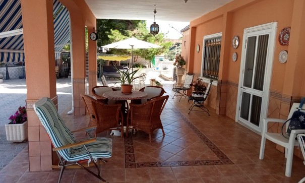 Herverkoop - Finca Landelijk pand -
Crevillente