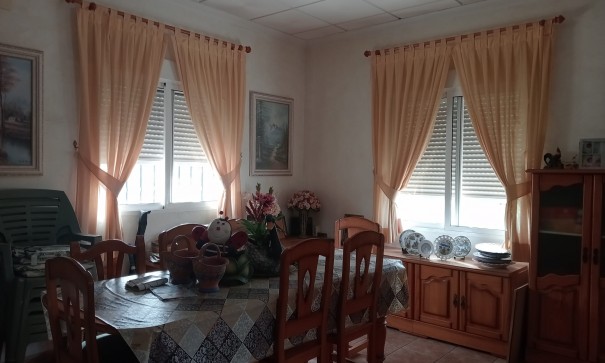 Herverkoop - Finca Landelijk pand -
Crevillente