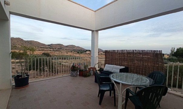 Herverkoop - Finca Landelijk pand -
Alicante