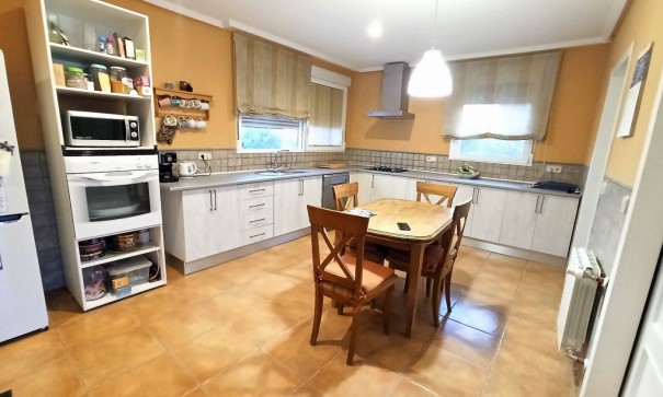 Herverkoop - Finca Landelijk pand -
Alicante