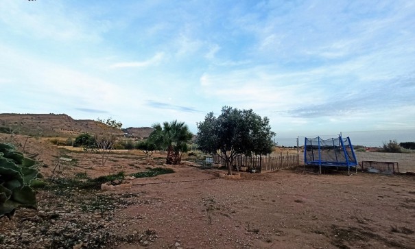 Herverkoop - Finca Landelijk pand -
Alicante