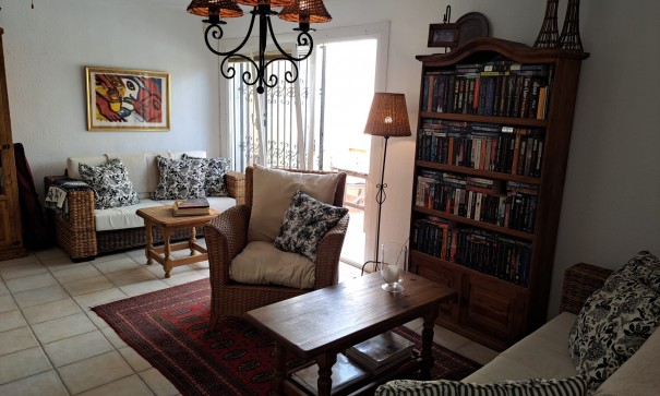 Återförsäljning - Villa i parhus -
La Mata