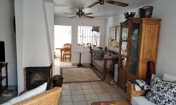 Återförsäljning - Villa i parhus -
La Mata