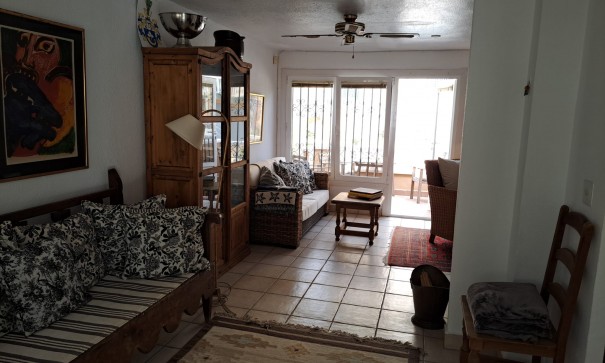 Återförsäljning - Villa i parhus -
La Mata