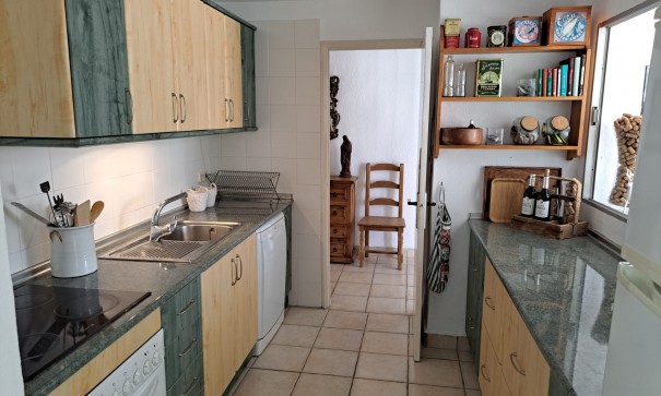 Återförsäljning - Villa i parhus -
La Mata