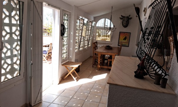 Återförsäljning - Villa i parhus -
La Mata