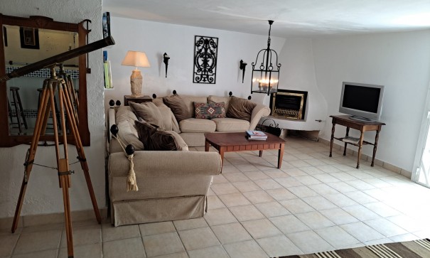 Återförsäljning - Villa i parhus -
La Mata