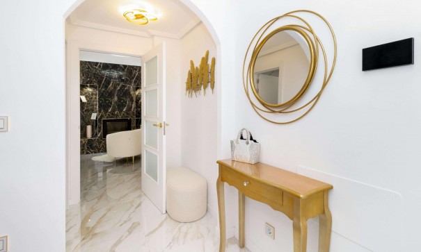 Återförsäljning - Fristående villa -
Orihuela Costa