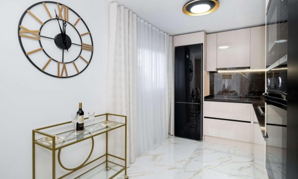 Återförsäljning - Fristående villa -
Orihuela Costa