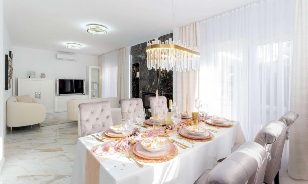 Återförsäljning - Fristående villa -
Orihuela Costa