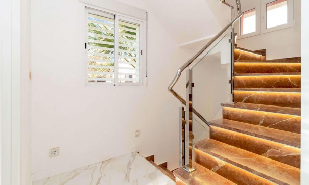 Återförsäljning - Fristående villa -
Orihuela Costa