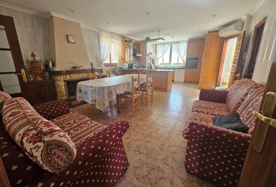 Sprzedaż - Finca nieruchomość wiejska -
Crevillente