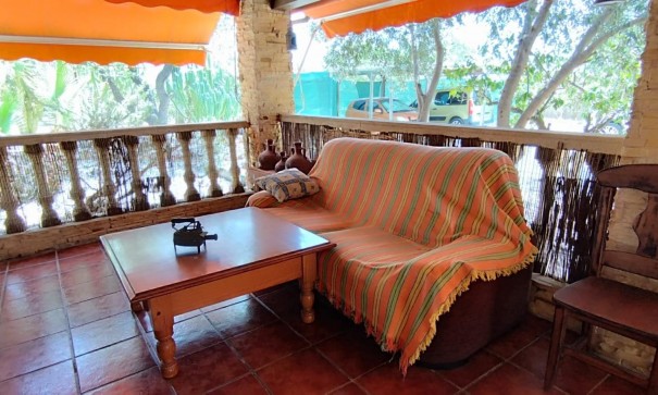 Sprzedaż - Finca nieruchomość wiejska -
Elche