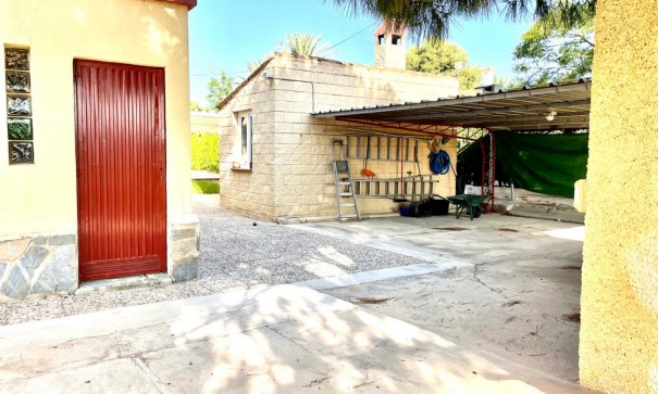 Återförsäljning - Finca lantlig egendom -
Elche