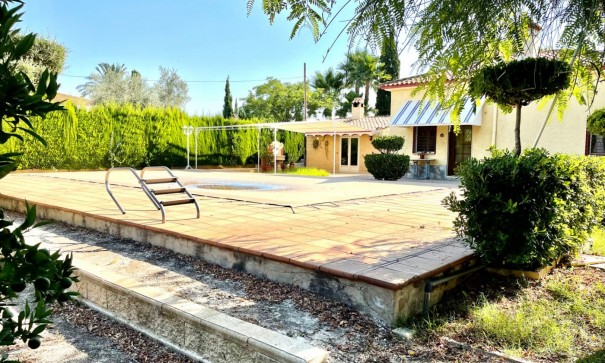 Återförsäljning - Finca lantlig egendom -
Elche