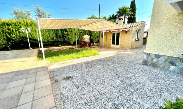 Återförsäljning - Finca lantlig egendom -
Elche