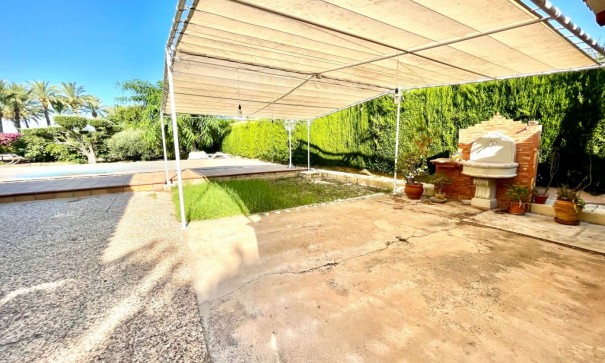 Återförsäljning - Finca lantlig egendom -
Elche