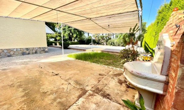 Återförsäljning - Finca lantlig egendom -
Elche