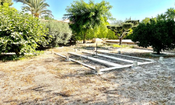 Återförsäljning - Finca lantlig egendom -
Elche