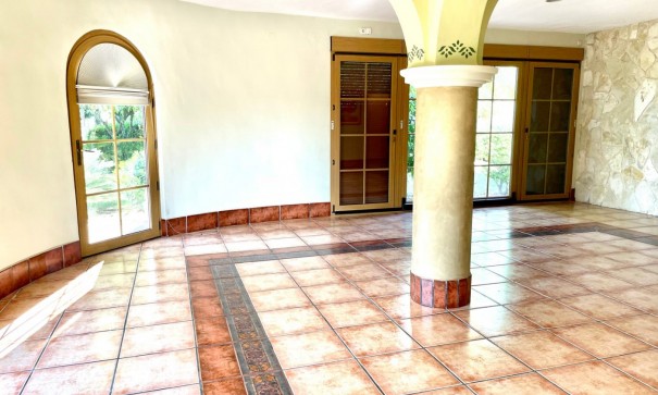 Återförsäljning - Finca lantlig egendom -
Elche