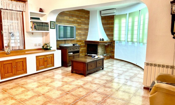 Återförsäljning - Finca lantlig egendom -
Elche